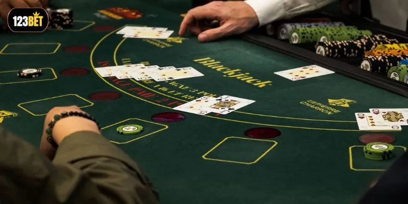 Trải nghiệm sảnh chơi Blackjack 123BET đổi thưởng với giao diện 3D sắc nét và sống động